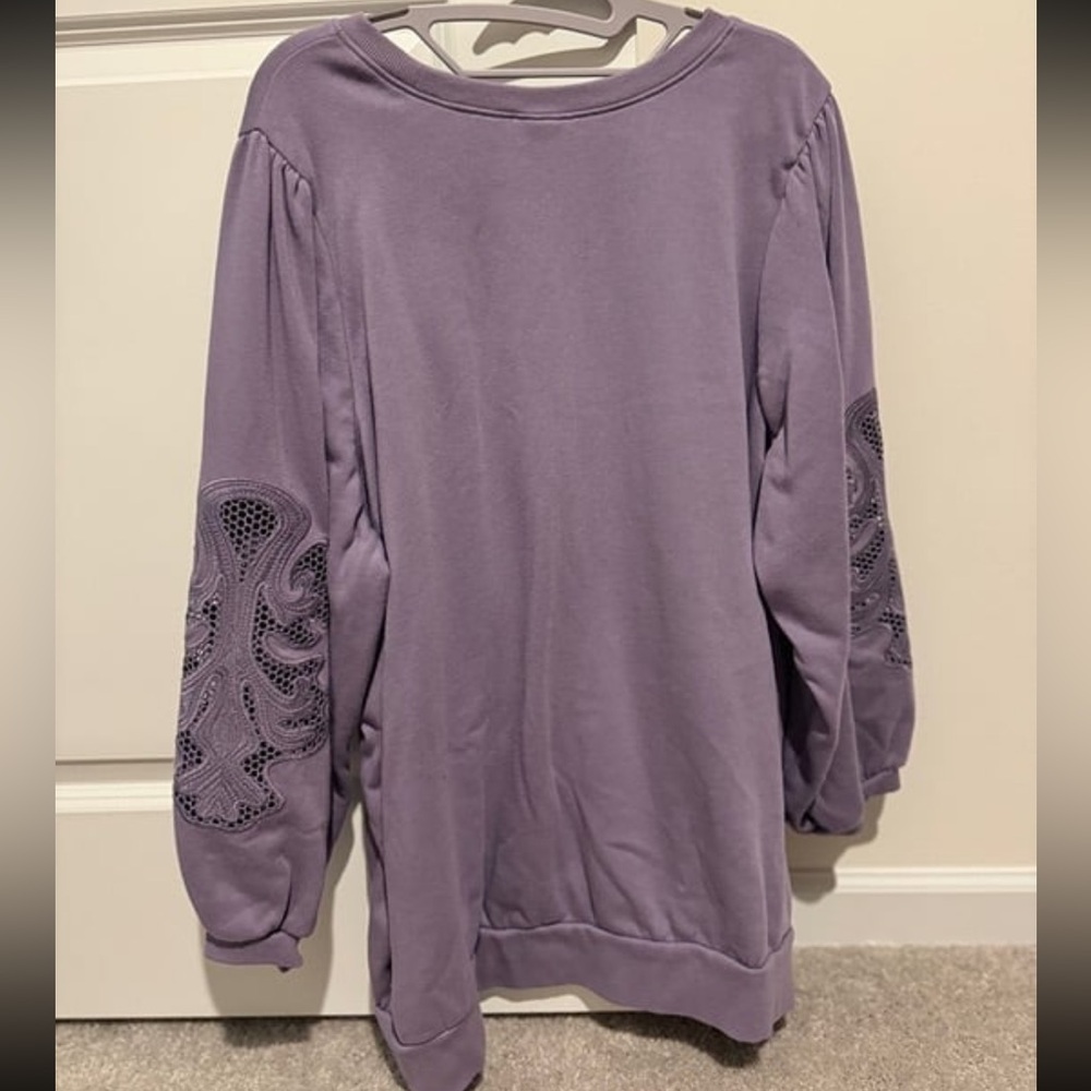 Lavender Embroidered Women's Top - Picture 4 of 6